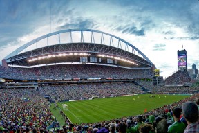 开云体育中国官网-CBA球迷文化蓬勃发展 主场氛围火热，cba篮球文